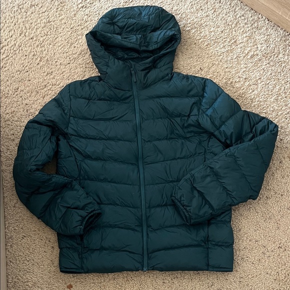 Uniqlo Jackets & Blazers - Uniqlo ulta light down jacket